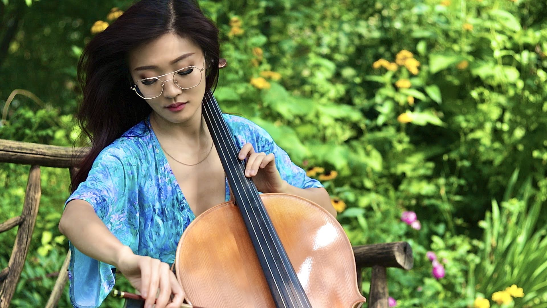 played with love - cellist